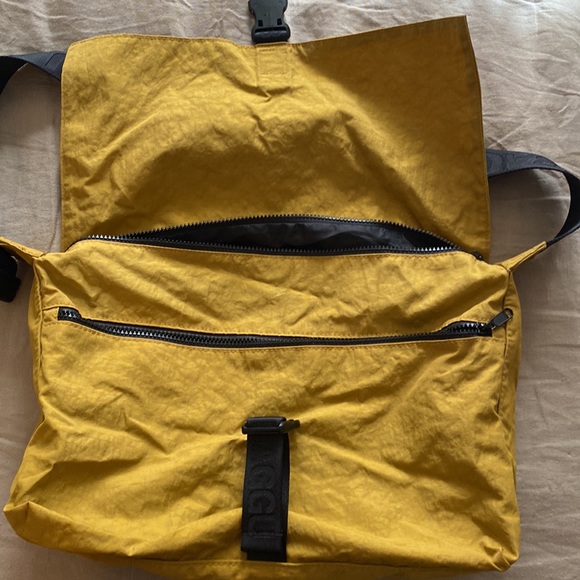 BAGGU Bags Bnwt Baggu Messenger Bag In Camel Poshmark